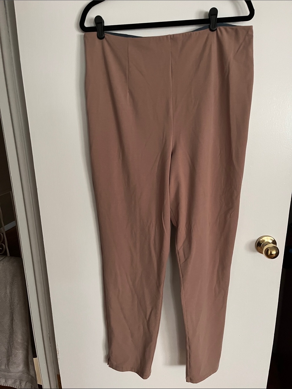 Stretch High-Waist Women’s Pants in Toast
